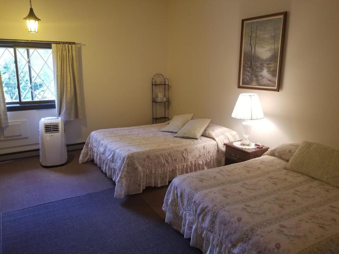 Kancamagus Swift River Inn Albany Номер фото